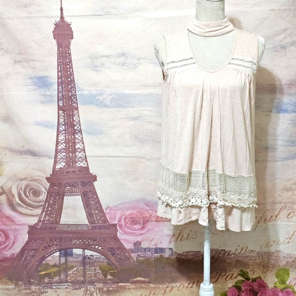 Lapis Cream Sleeveless Blouse with Lace Trim